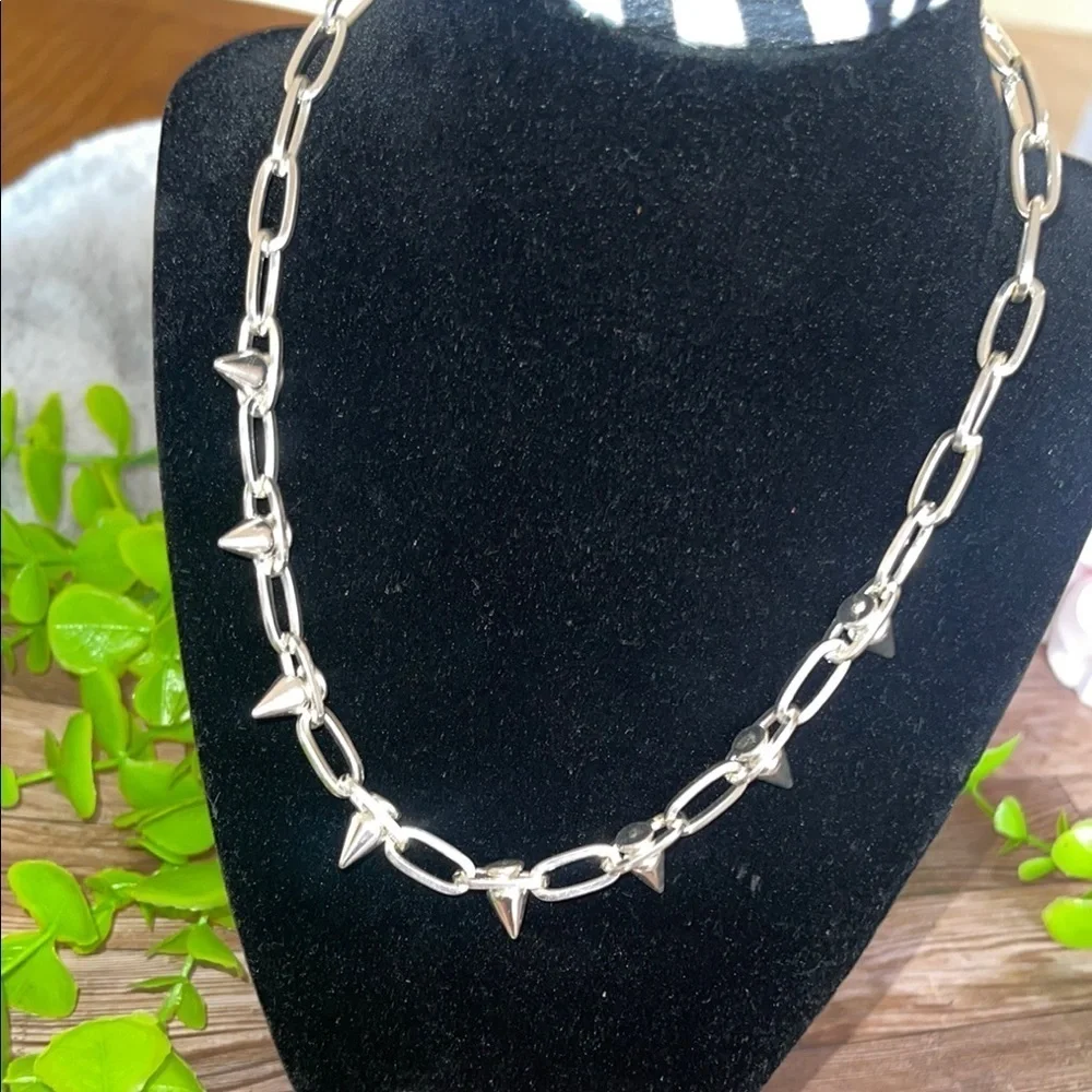 Elegant Silver Oval Link Necklace